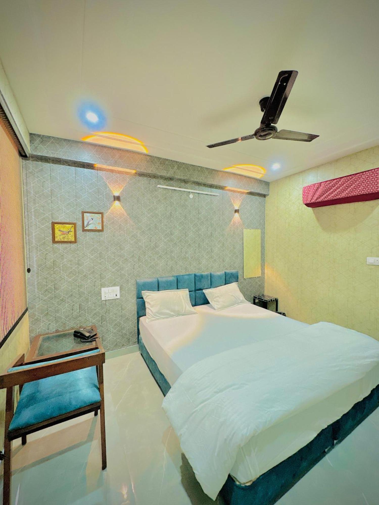 Hotel Tiger View Alwar Exterior photo